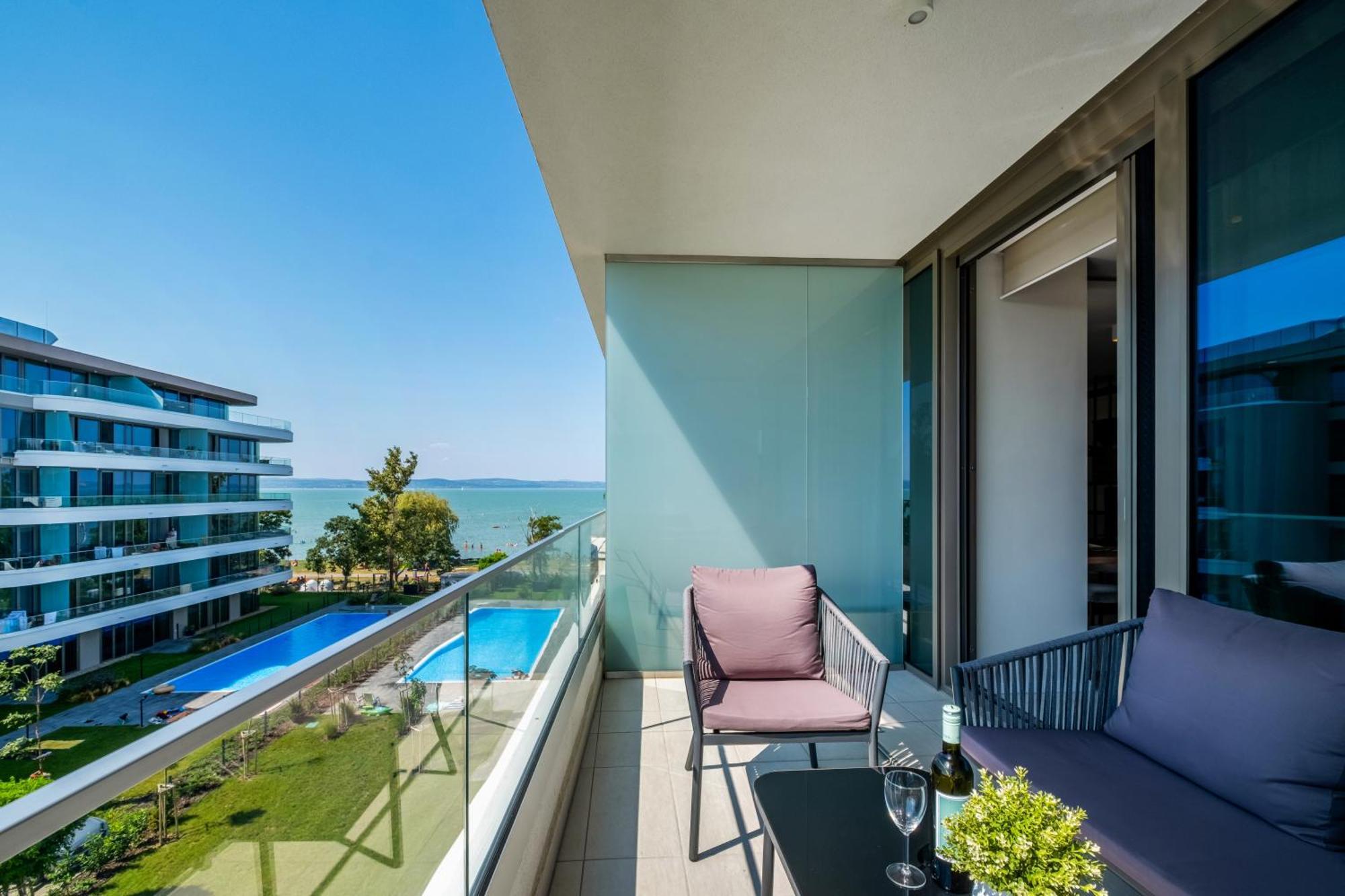 Myflat Wave Luxury 44 Suite Siófok Exteriér fotografie